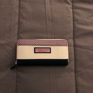 Like New Vineyard Vines Wallet